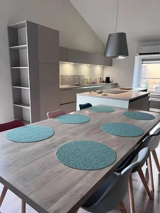 Appartement 7 Personnes Chavanay 0*,  France